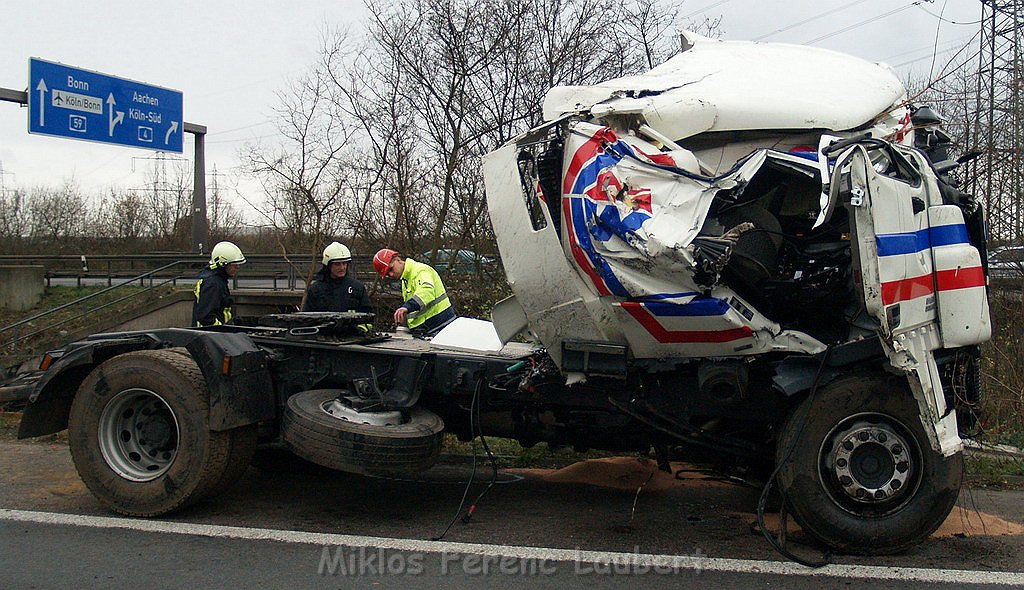 LKW stuerzt um A 3 Rich Frankfurt AK Heumar P0907.JPG